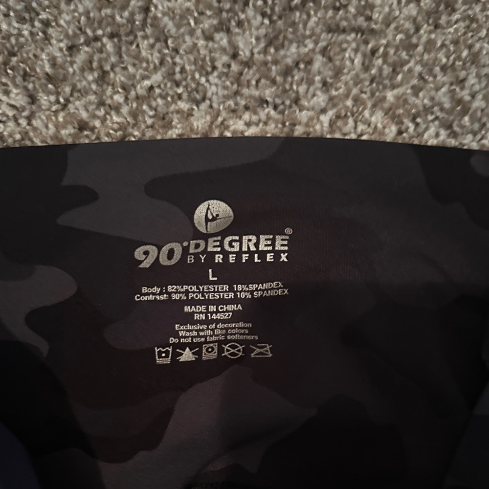 90 Degree By Reflex Black & Dark Gray Camo Leggings - Picture 2 of 2